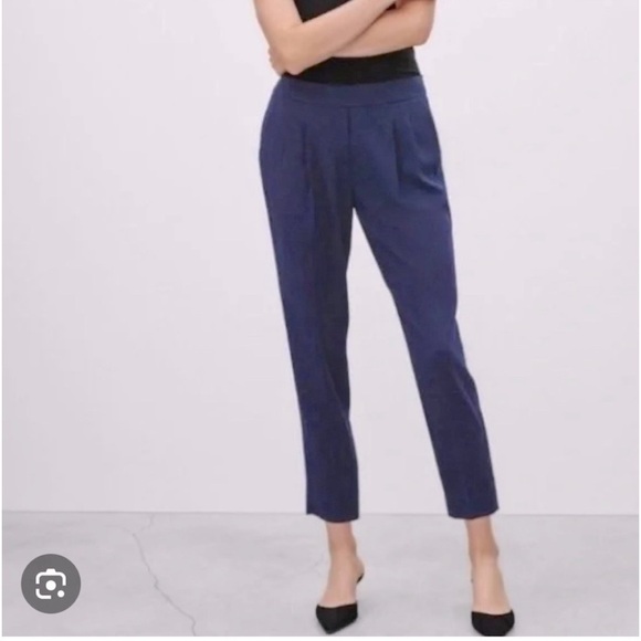 Babaton Pants - Aritzia Babaton Cohen Pleated Pants High Rise Pull On Navy Blue Trousers Size 6